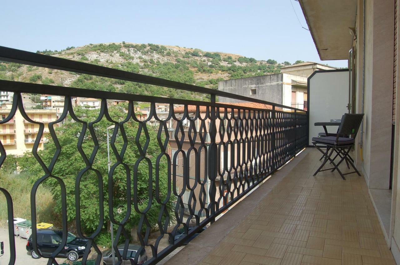 Casa Fontana Villa โมดิกา ภายนอก รูปภาพ